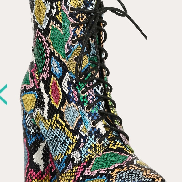 LILIANA NWOT boots sz 7 - Picture 3 of 6